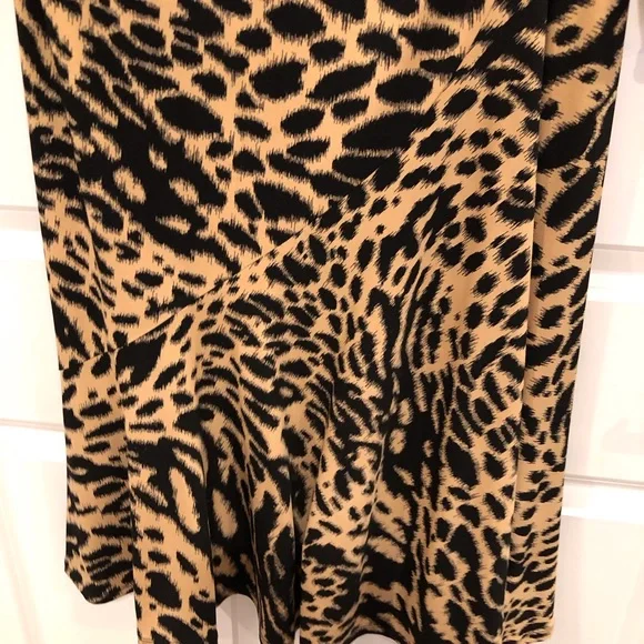 Michael Kors dress leopard print. Vee neck ruched waist. Long sleeve - Picture 5 of 7